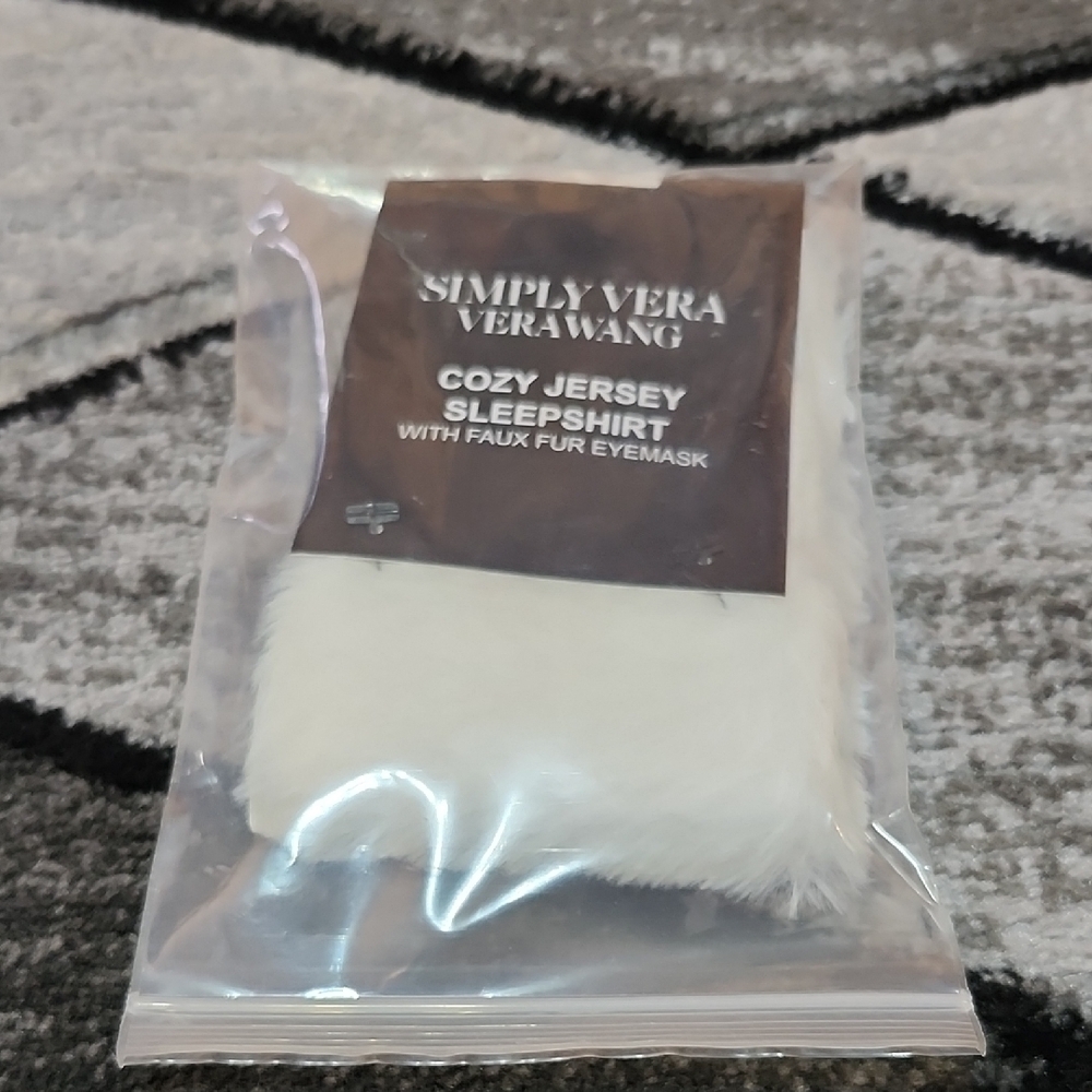 SIMPLY VERA WHITE FAUX-FUR SLEEP EYEMASK